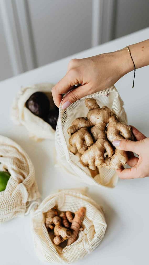 रिकाम्या पोटी आलं खाण्याचे फायदे काय?