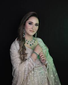 अली गोनी की बहन इल्हाम गोनी के आगे जैस्मिन भसीन भी हैं फीकी, देखें ये 10 तस्वीरें