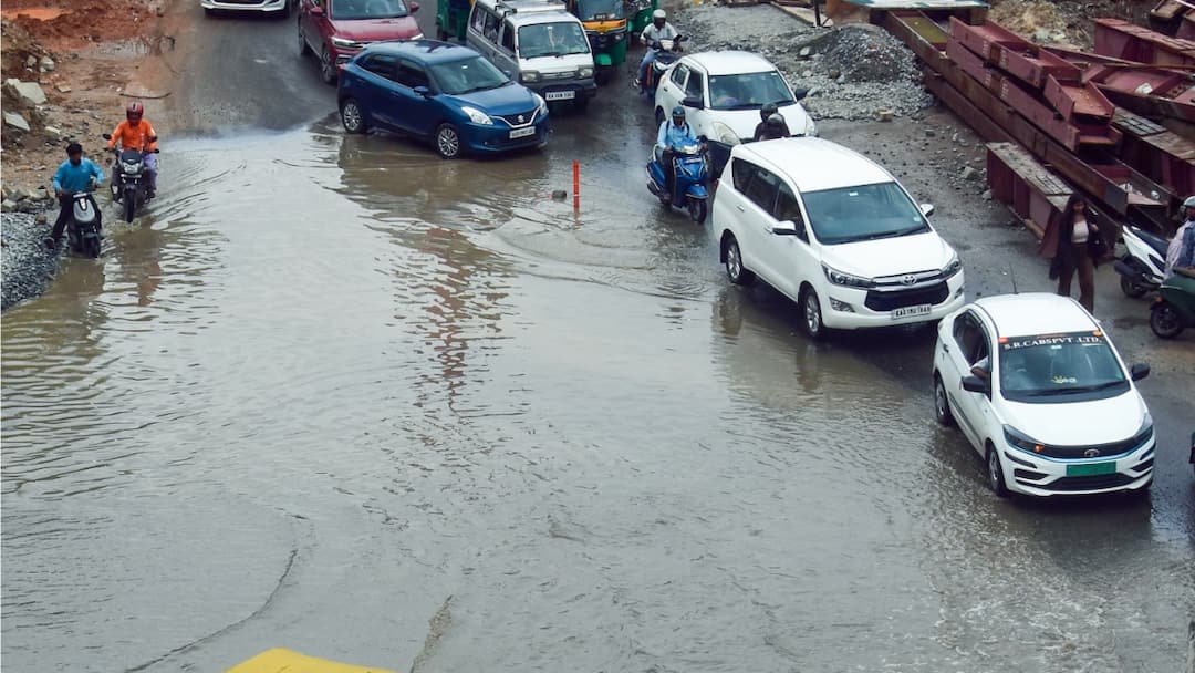 'Hats Off To Futuristic City': Bengaluru's 'Flyover Waterfall' After Rain Sparks Hilarious Comments. Video 'Hats Off To Futuristic City': Bengaluru's 'Flyover Waterfall' After Rain Sparks Hilarious Comments. WATCH
