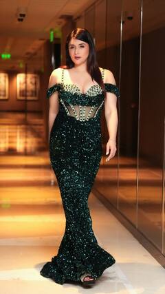 Mannara Chopra Glows Like A Jewel In Glam Emerald Gown