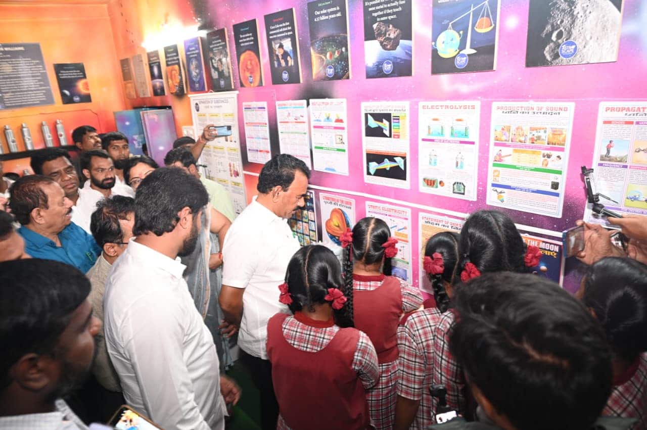 Adilabad Latest News:ఉమ్మడి ఆదిలాబాద్ జిల్లాలో మంత్రి జూపల్లి కృష్ణారావు పర్యటన- రైతులకు భరోసా, విద్యార్థులకు స్ఫూర్తి పాఠాలు