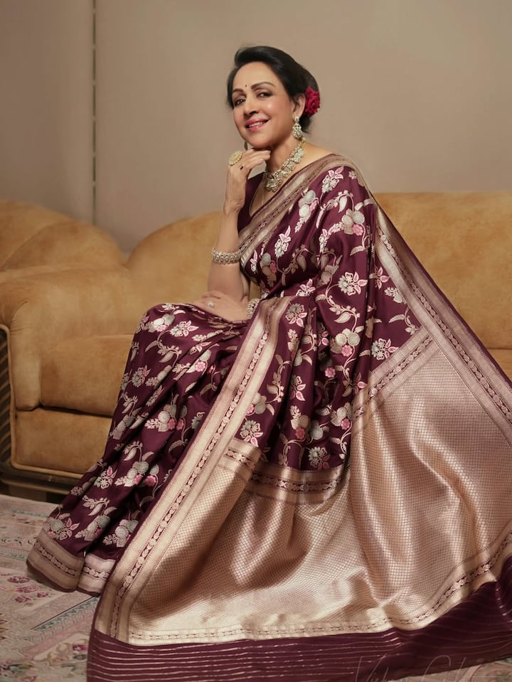 Hema Malini, who made her debut in films in 1963, got stardom from the 1968 film 'Sapan Ka Saudagar'. She was one of the biggest actresses of Hindi cinema in the 70s and 80s.