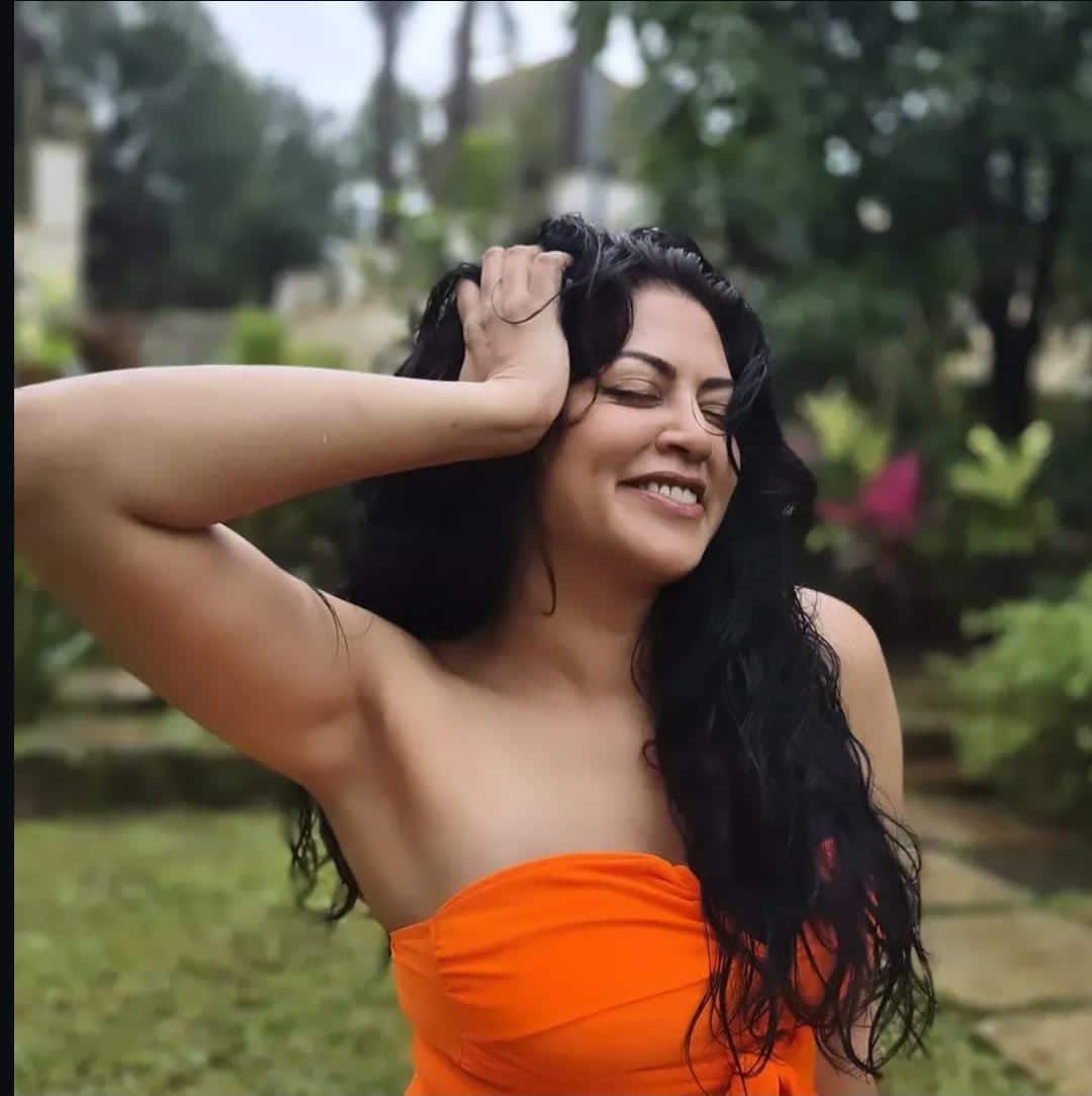 Now Kavita Kaushik stays away from the TV screen and often she is seen enjoying trips with her husband. Many times he has also been seen on solo trips, whose pictures are quite viral on social media.