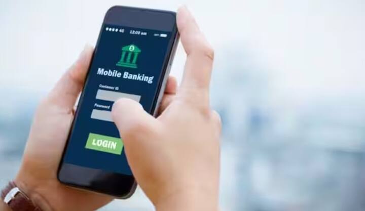 આજકાલ બેંકો મોબાઇલ અને ઇમેઇલ પર ઘણી સૂચનાઓ મોકલે છે. જો નંબર અપડેટ ન હોય તો તમને એલર્ટ મળશે નહીં. ઓટીપી અથવા વેરિફિકેશનમાં પણ સમસ્યા આવી શકે છે. બેંકમાં જતા પહેલા, તમારે તપાસ કરવી જોઈએ કે તમારો નંબર અને ઇમેઇલ સાચો છે કે નહીં.