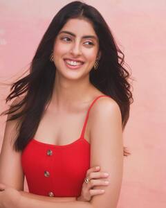 अमिताभ बच्चन की नातिन की 10 तस्वीरें, खूबसूरती में आज की एक्ट्रेसेस को देती हैं टक्कर