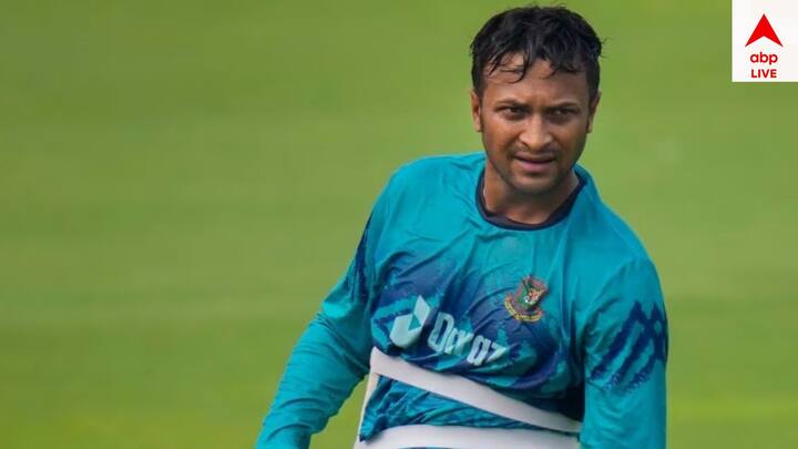 বাংলাদেশের তারকা অলরাউন্ডার শাকিব আল হাসান তিন ফর্ম্য়াটে ক্রমতালিকায় শীর্ষস্থান দখল করেছিলেন। ২০১৫ সালের জুন মাসে এই নজির গড়েছিলেন তিনি।