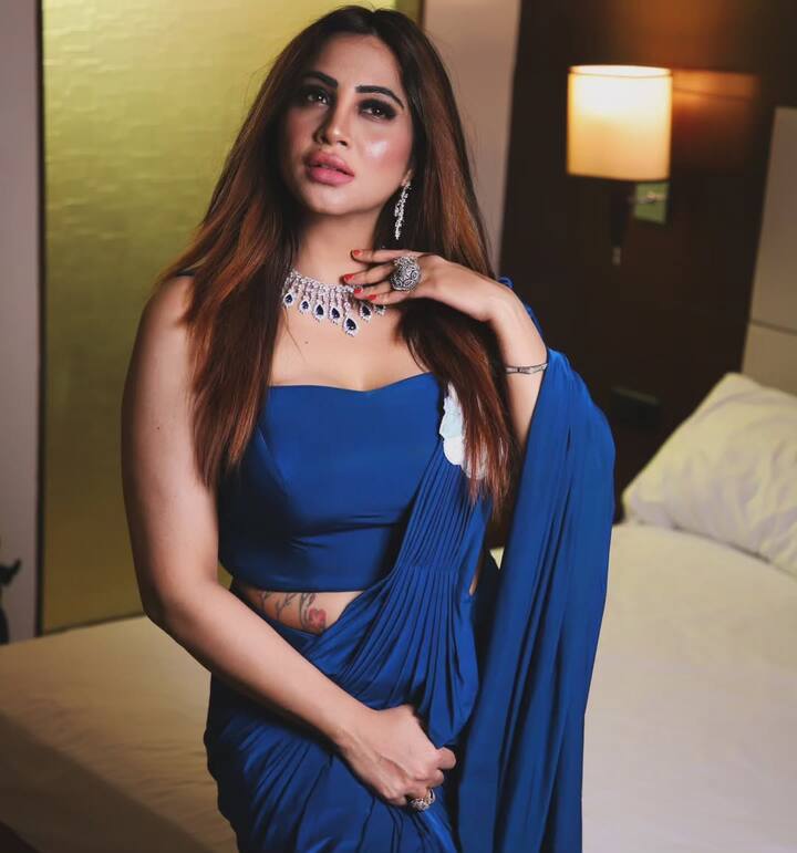 अब मेकर्स कुछ ज्यादा ही करने को कहते हैं. मेकर्स का कहना कुछ होता है. एक्टर्स की डिमांड कुछ और होती है और मैं कुछ अलग चाहती हूं.