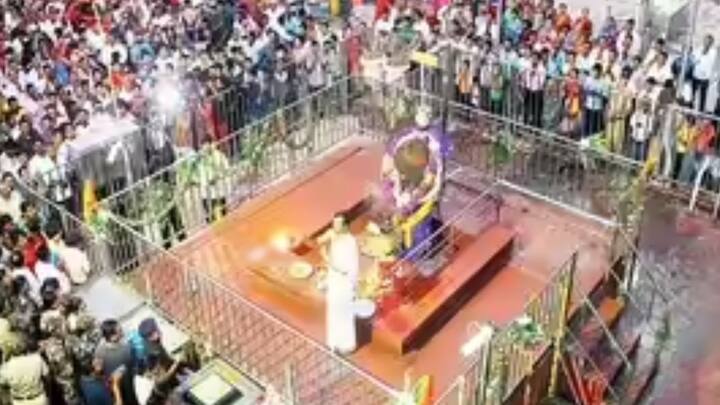 हे गाव श्रद्धा आणि परंपरेची ताकद किती प्रभावी असते याचं सुंदर उदाहरण आहे.