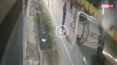 Video: ओवरटेक करना पड़ा भारी! ट्रक की जोरदार टक्कर से पलट गई Wagon R, वीडियो वायरल