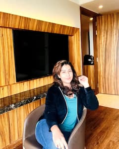 शिल्पा शिंदे की 10 तस्वीरें, मुंबई की चमक से दूर गांव में जाकर बसी