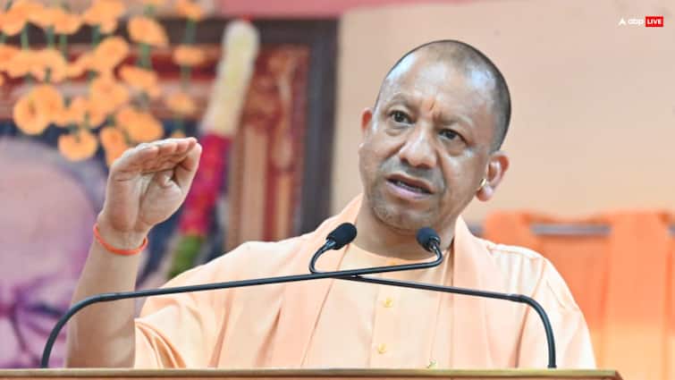 गोरखपुर में बोले सीएम योगी आदित्यनाथ- योग्य गुरु मिले तो कोई भी मनुष्य अयोग्य नहीं