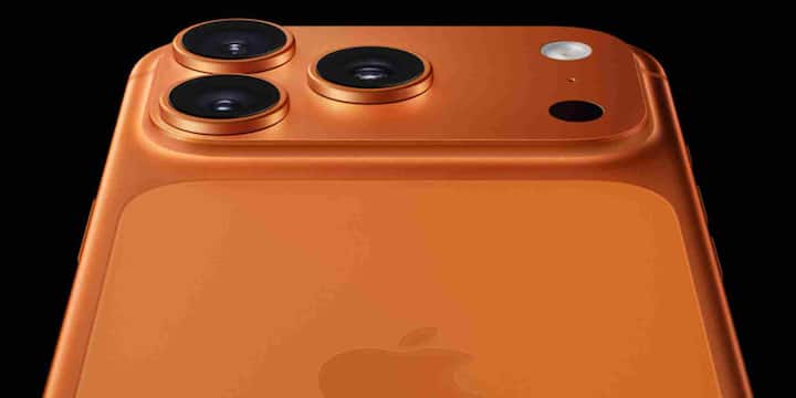 Apple हर साल एक ही मंच से अपने प्रोडक्ट्स लॉन्च करता है, मगर कीमतें हर देश में अलग-अलग रहती हैं. इसके पीछे कई कारण हैं टैक्स, इम्पोर्ट ड्यूटी और करेंसी के उतार-चढ़ाव. अमेरिका जैसे देशों में जहां कीमतें अपेक्षाकृत कम होती हैं, वहीं भारत, ब्राज़ील और तुर्की में इसकी कीमत आसमान छू लेती है.