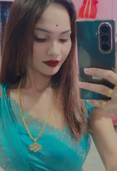 गोविंद बर्गे यांनी प्रेमप्रकरण सुरु असताना पूजा गायकवाड हिला पावणेदोन लाखांचा मोबाईल फोन आणि सोन्याचे दागिने दिले होते.