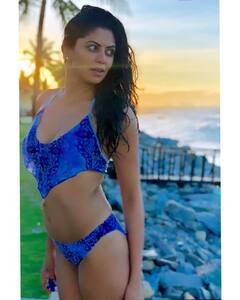 सिजलिंग अदाओं से बिजलियां गिराती हैं चंद्रमुखी चौटाला, इन 10 तस्वीरों से नहीं हटेंगी निगाहें