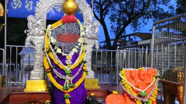 गावातील लोक अतिशय साधेपणाने राहतात आणि त्यांना आपल्या देवतेवर पूर्ण विश्वास आहे.