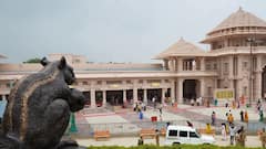 यूपी: अयोध्या में राम जन्मभूमि पर मंदिर को निहारती गिलहरी की मूर्ति स्थापित, रामायण से जुड़ी है कहानी