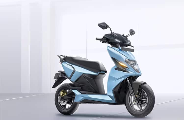 இ ஸ்கூட்டர் வாங்க போறீங்களா? Ola S1 X vs Simple Dot One ரெண்டுல எது பெஸ்ட் - இதுதான்!