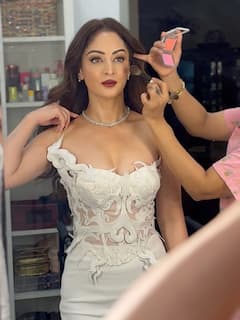 Sandeepa Dhar Photo: વ્હાઈટ બોડીકોન ગાઉનમાં ગોર્જિયસ લાગી સંદીપા ધર