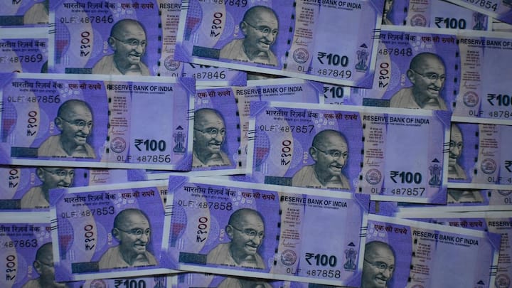 इसके अलावा थान्गका पेंटिंग्स, हस्तनिर्मित गहने या पश्मीना शॉल आपको 500-1500 NPR में मिल सकते हैं. आप छोटे-मोटे स्मृति चिह्न या कपड़े खरीद सकते हैं.