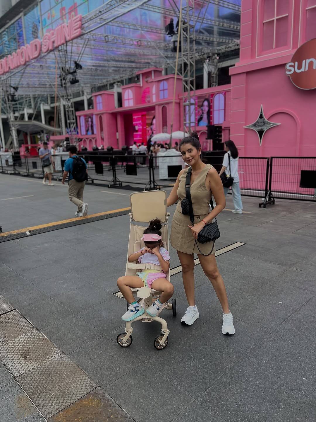He is with his daughter Jiana on vacation. He shared the photos and wrote- Some fun-filled pictures from Bangkok.