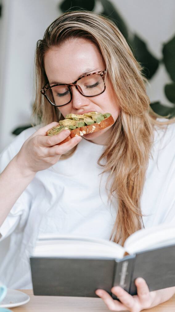 5 Serious Health Problems Caused By Eating Stale Food Regularly