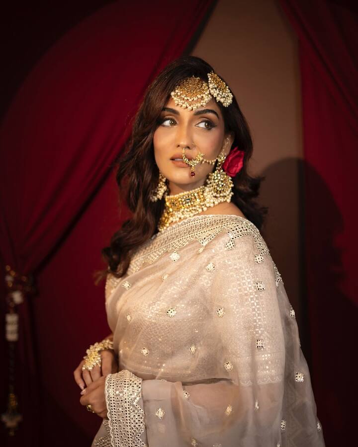 श्रीमा के बारे में बहुत कम लोग ही जानते होंगे कि उन्होंने 2009 में मिसेज इंडिया ग्लोबा का खिताब अपने नाम किया था. ये हसीना इंस्टाग्राम पर काफी एक्टिव रहती हैं.