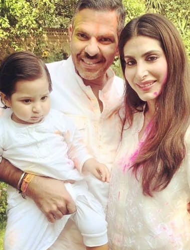 In 2017, he married business man Sanjay Kapoor. Sanjay Kapoor was the husband of the first actress Karisma Kapoor. Priya and Sanjay have a son, named Azarias.