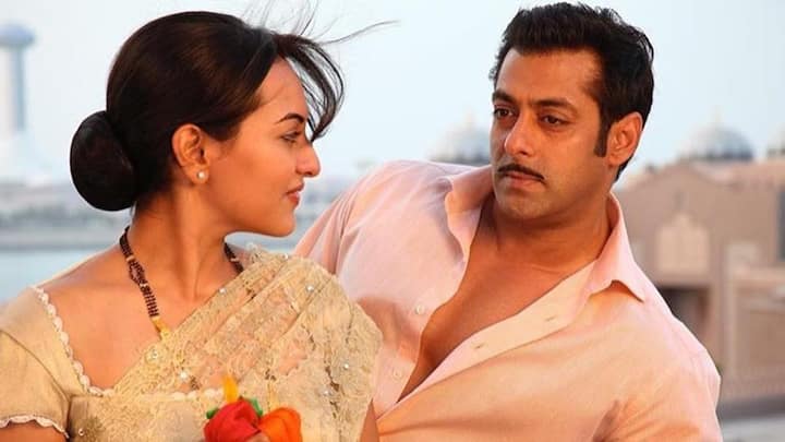 Salman Khan and Sonakshi Sinha starrer film 'Dabangg' was released in 2015. This film has completed 15 years today. Fans gave a lot of love to the pair of Salman Khan and Sonakshi Sinha, but this film also had a big role in the career of the actress and her popularity.