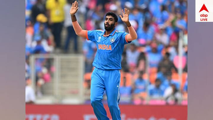 তালিকায় আছেন জসপ্রীত বুমরা। ভারতের তারকা পেসার বিশ্বের প্রথম বোলার হিসেবে টেস্ট, ওয়ান ডে ও টি-টোয়েন্টিতে শীর্ষস্থান দখলে করেছিলেন।