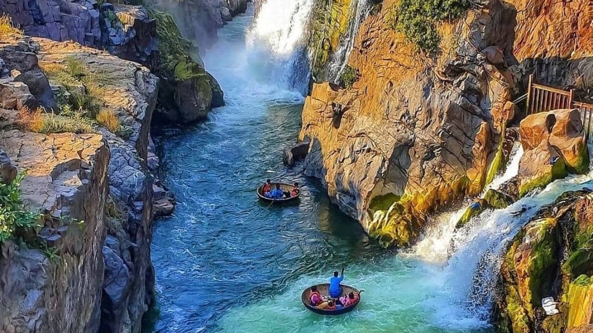 5 Miracle Water Bodies In India That Locals Believe Can Cure Diseases