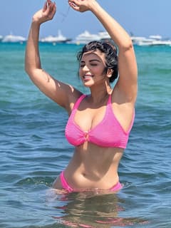 Shama Sikander PHOTO: બિકીની લુકમાં હોટ લાગે છે શમા સિકંદર, તસવીરો પરથી નજર નહીં હટે