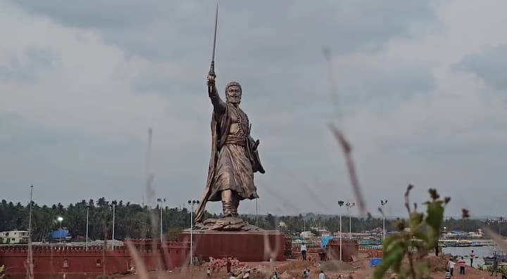 या कालावधीत सार्वजनिक बांधकाम विभागाकडून पदपथ दुरुस्ती व अन्य आवश्यक कामे करण्यात आली.