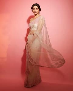 शादीशुदा रोहित शेट्टी के साथ अफेयर, एकता कपूर की इस हीरोइन की खूबसूरती से नजरें नहीं हटा पाएंगे आप