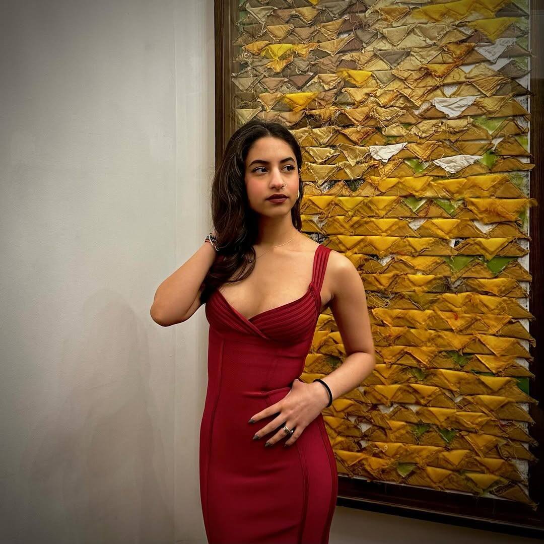 Alia Chhiba looks amazing in every outfit. Whether it is Indian or Western.