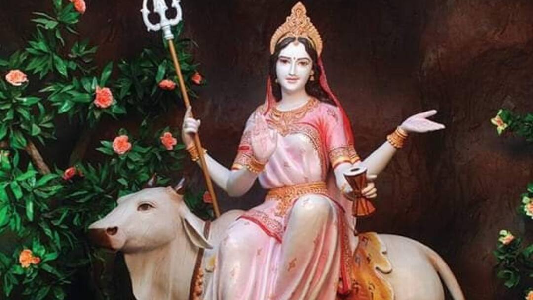 Happy Durga Maha Ashtami 2025 Wishes in English Top 20 Messages Images Quotes WhatsApp Status Happy Durga Ashtami 2025 Wishes: Share These Thoughtful Messages And Wishes With Your Close Ones