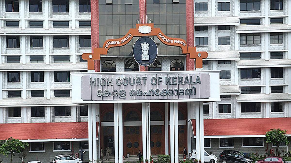 சபரிமலையில் தங்க தகடுகள் அகற்றம்! ஐகோர்ட் அதிரடி உத்தரவு! தேவசம் போர்டுக்கு சிக்கல்?