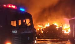 सातारा जिल्ह्यातील कोडोली गावातील इलेक्ट्रॉनिक्स गोडाऊनला भीषण आग, सर्व साहित्य जळून खाक