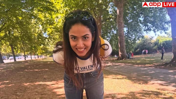 सूरज की रोशनी से शरीर को विटामिन D मिलता है, जो हड्डियों को मजबूत बनाता है और इम्यूनिटी को बढ़ाता है. इसके साथ ही धूप मूड अच्छा करती है क्योंकि इससे सेरोटोनिन हार्मोन बनता है. यही हार्मोन भूख और तृप्ति को भी कंट्रोल करता है, जिससे ओवरईटिंग की संभावना कम हो जाती है.