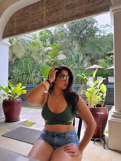 Nikita Sharma Photo: શોર્ટ્સ અને બ્રાલેટમાં નીકિતા શર્માનો બોલ્ડ લુક વાયરલ