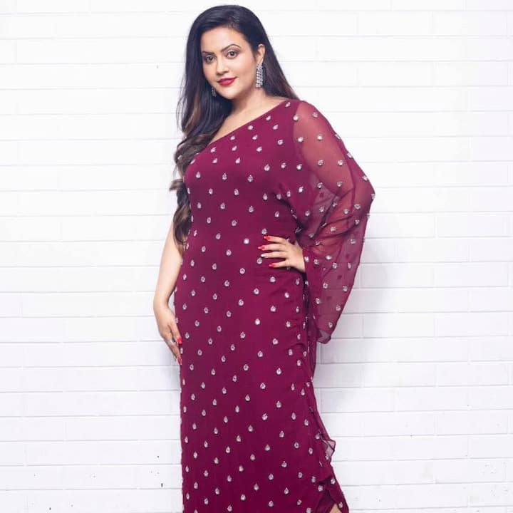 वह कई सामाजिक अभियानों में हिस्सा लेती हैं और महिलाओं और बच्चों के कल्याण के लिए काम करती हैं. इसके अलावा संगीत और कला के क्षेत्र में भी वह नई प्रतिभाओं को बढ़ावा देने का काम करती हैं.