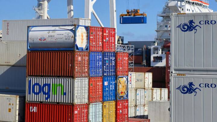 2024-25 में भारत और अमेरिका के बीच द्विपक्षीय व्यापार 131.84 बिलियन डॉलर रहा. इसमें भारत का अमेरिका को निर्यात एक महत्वपूर्ण हिस्सा है.