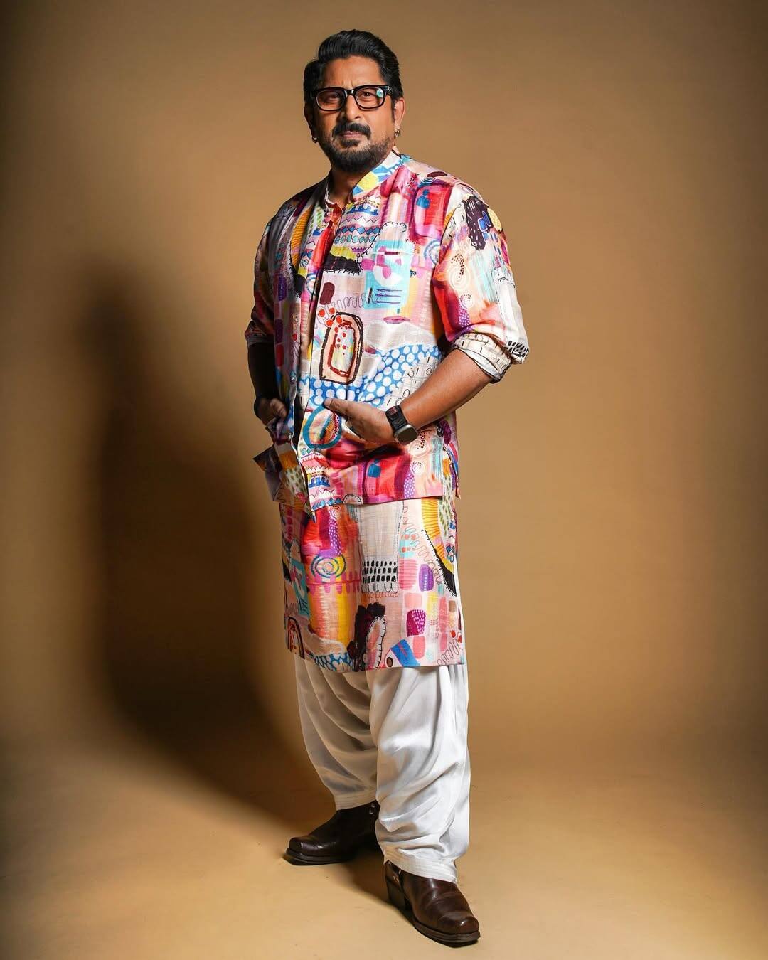 When Arshad was only 9 years old, he was chosen from thousands of children so that two British trainers could teach them gymnastics. He has also been a national level gymnast. He was also a part of a biker gang during school days. However, Arshad had to leave his studies after tenth due to the crisis of money.