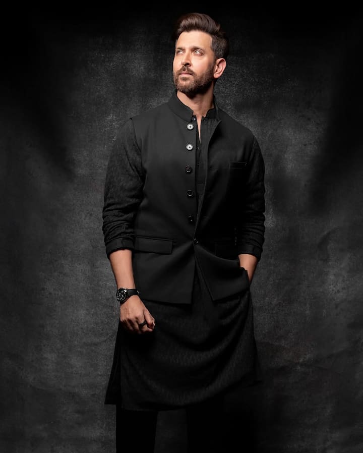 Actually, Bollywood superstar Hrithik Roshan and his ex -wife Suzanne Khan, who are talking today, divorced. Both of them got married in the year 2010 after dating for many years. But this relationship had ended over a decade more than a decade.