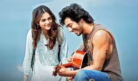 'સૈયારા' એ બોક્સ ઓફિસ પર ધમાલ મચાવી અને બધા રેકોર્ડ તોડી નાખ્યા. ફિલ્મનું વિશ્વવ્યાપી કલેક્શન 570.11 કરોડ રૂપિયા હતું. ફક્ત ભારતમાં જ આ ફિલ્મે 329.52 કરોડ રૂપિયાનું બ્લોકબસ્ટર કલેક્શન કર્યું.