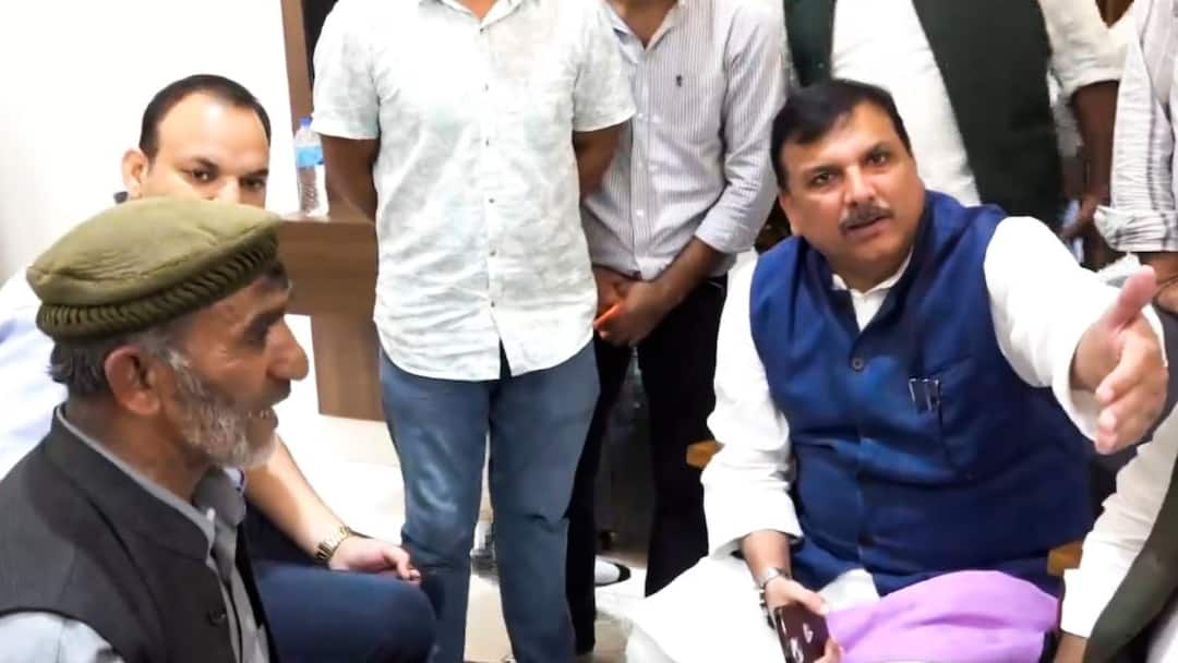 Detained J&K AAP MLA Mehraj Malik's Father Hospitalised, Apologises For Son's Actions Detained J&K AAP MLA Mehraj Malik's Father Hospitalised, Apologises For Son's Actions