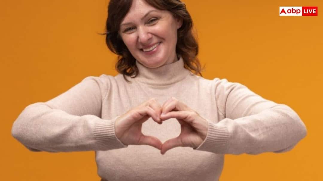 risk of heart attack due to menopause symptoms and preventions Women Health Tips: मेनोपॉज से महिलाओं को हार्ट अटैक का खतरा, ऐसे बचा सकते हैं जान