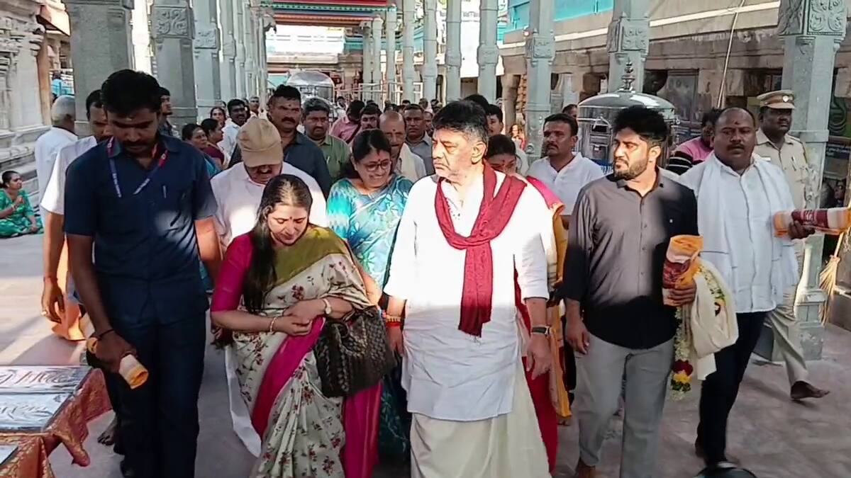 பழனி முருகன் கோயிலில் கர்நாடக துணை முதல்வர் சிவக்குமார்: தரிசனம், காவிரி நீர், பேருந்து சேவை குறித்த முக்கிய அறிவிப்பு!