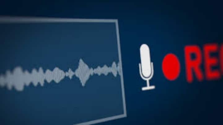 ऐसे मामलों में पीड़ित पक्ष न केवल शिकायत दर्ज करा सकता है बल्कि दोषी पर कड़ी कार्रवाई भी हो सकती है. भारतीय संविधान के तहत निजता मौलिक अधिकार है. इसी कारण कॉल रिकॉर्डिंग जैसे मामलों को संवेदनशील माना गया है.