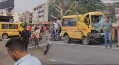 Nagpur School Bus Accident: नागपुरातील मानकापूर परिसरात दोन स्कूल बसचा अपघात; जखमी विद्यार्थांवर रुग्णालयात उपचार सुरु