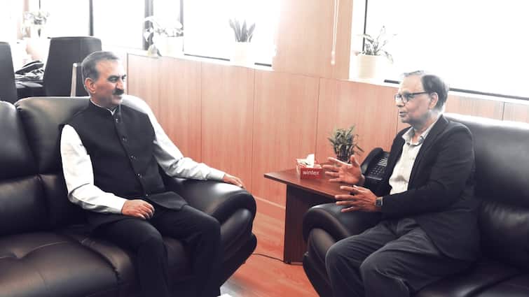 हिमाचल के CM सुखविंदर सुक्खू ने 16वें वित्त आयोग के अध्यक्ष से की मुलाकात, किया ये आग्रह